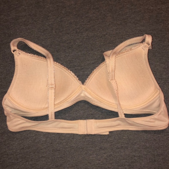10/$30🏷🚨Nude/tan soft barely padded comfy bra 34B - Picture 2 of 6
